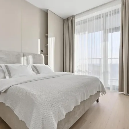 Eurovea Tower Apartment, 36th Floor, Castle View & Free Parking * Pozsony