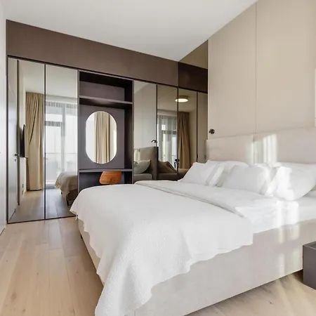 Eurovea Tower Apartment, 36th Floor, Castle View & Free Parking * Bratislava