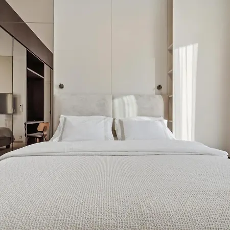 Daire Eurovea Tower Apartment, 36th Floor, Castle View & Free Parking