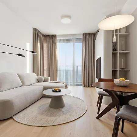 Eurovea Tower Apartment, 36th Floor, Castle View & Free Parking Daire