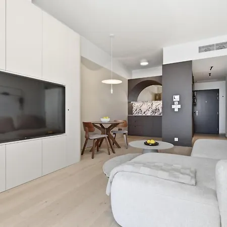 Eurovea Tower Apartment, 36th Floor, Castle View & Free Parking *