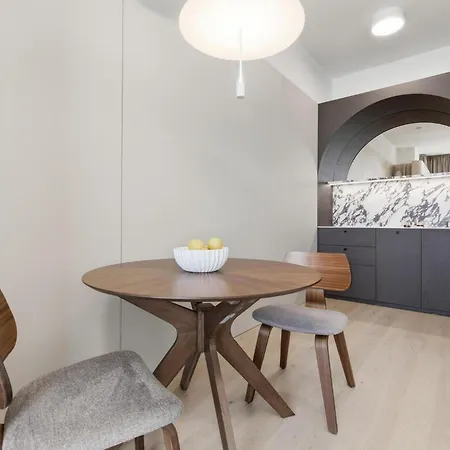 Daire Eurovea Tower Apartment, 36th Floor, Castle View & Free Parking *