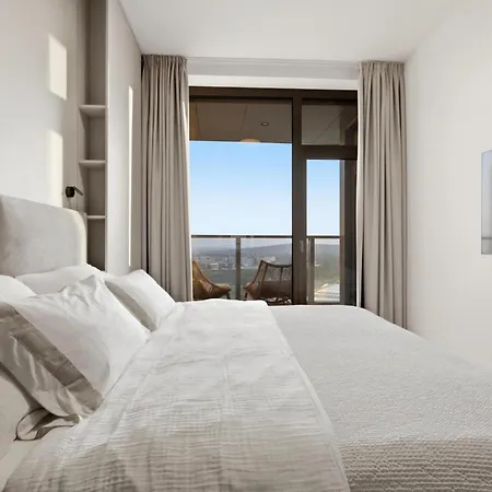 Daire Eurovea Tower Apartment, 36th Floor, Castle View & Free Parking