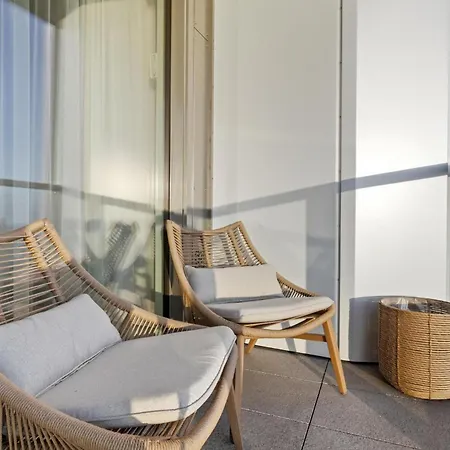 Eurovea Tower Apartment, 36th Floor, Castle View & Free Parking * Bratislava
