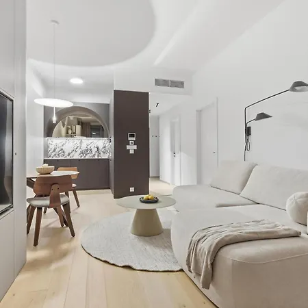 Eurovea Tower Apartment, 36th Floor, Castle View & Free Parking Apartman