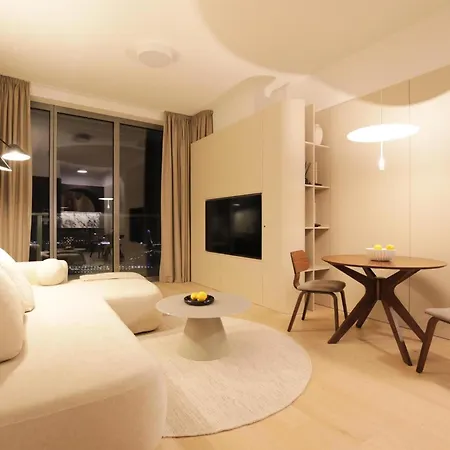 Eurovea Tower Apartment, 36th Floor, Castle View & Free Parking Bratislava