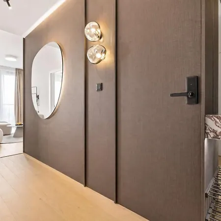 Eurovea Tower Apartment, 36th Floor, Castle View & Free Parking Apartman